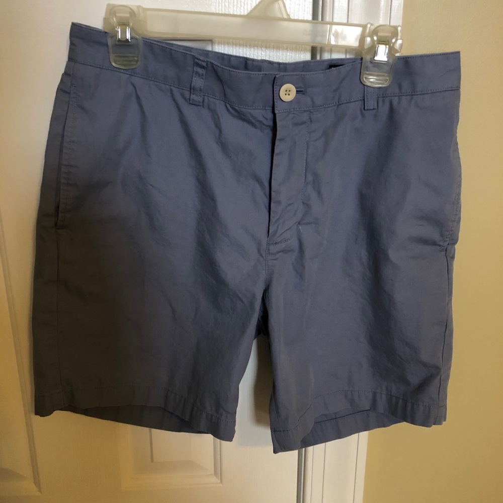 Blue vineyard vines shorts size 32
